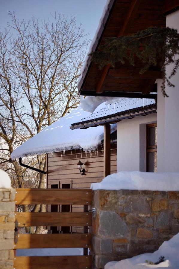 Penzión Uhliská Nemšová Exterior foto