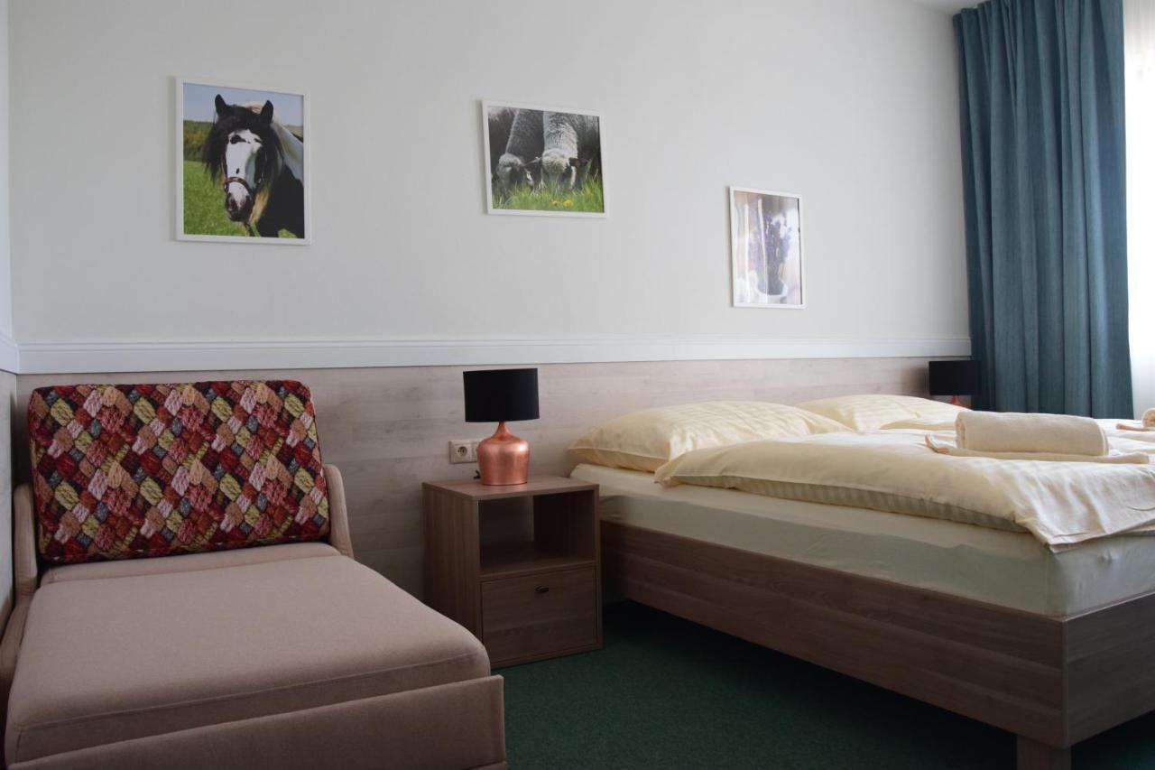 Penzión Uhliská Nemšová Exterior foto