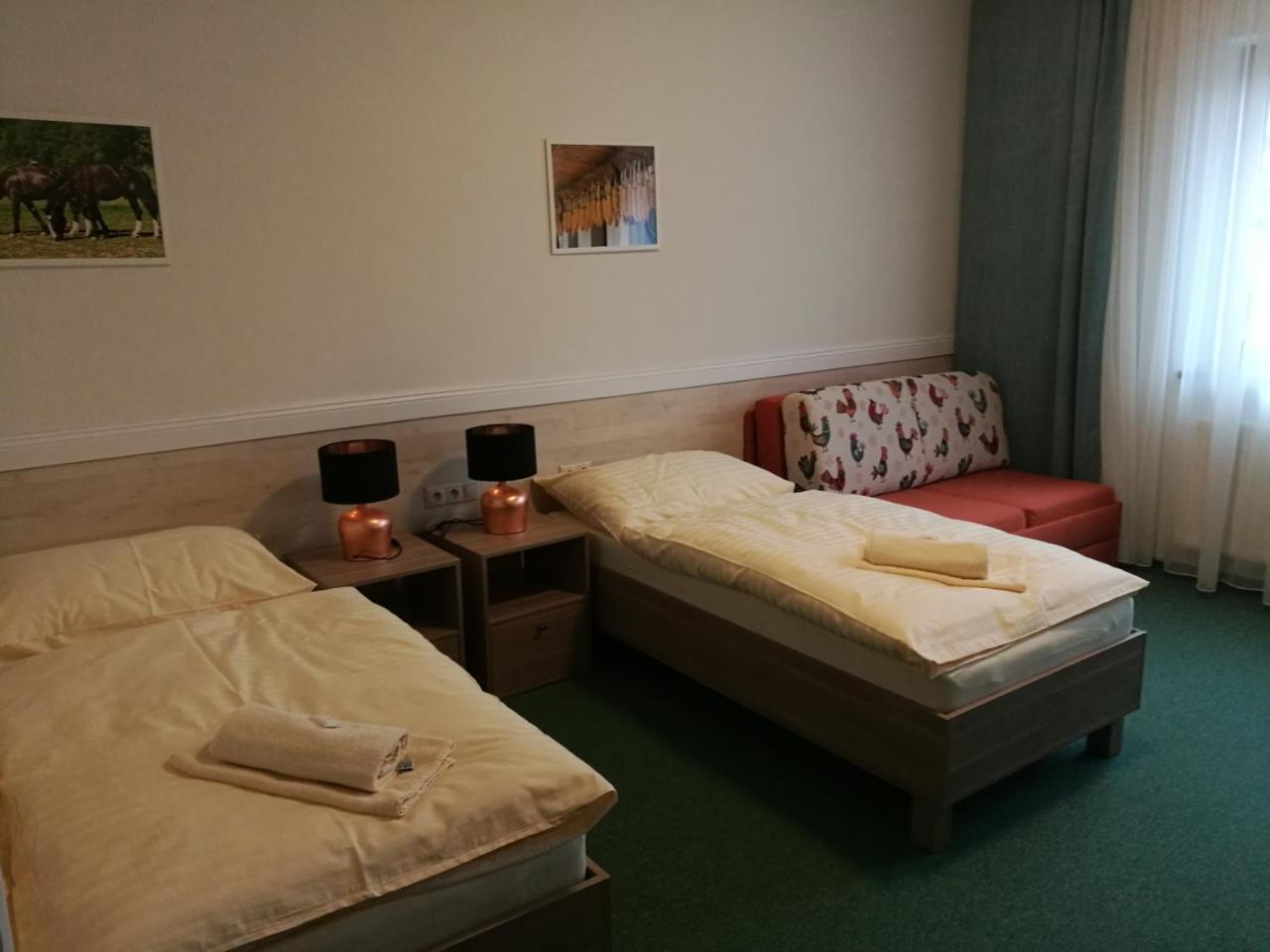 Penzión Uhliská Nemšová Exterior foto