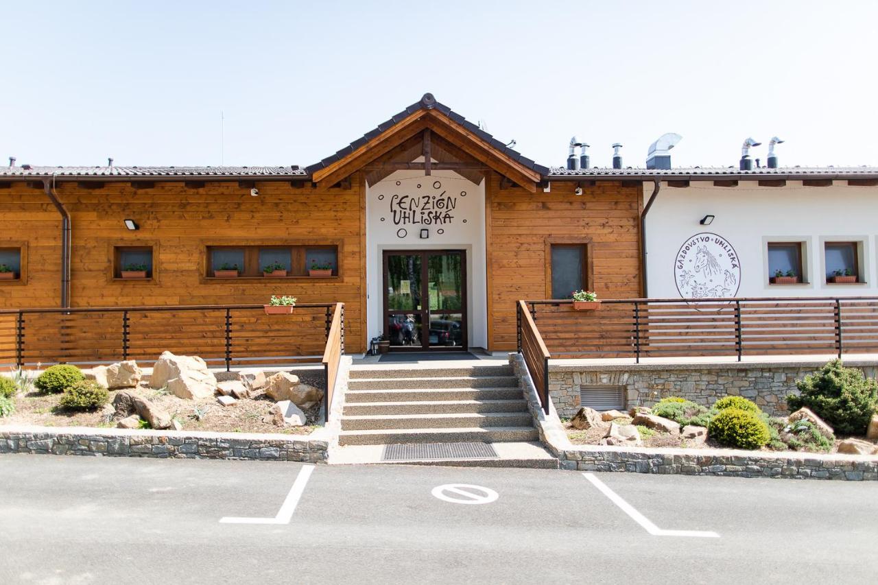 Penzión Uhliská Nemšová Exterior foto